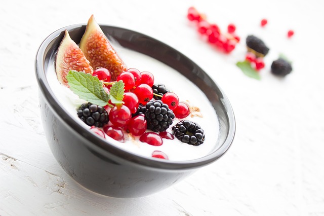 Foods for growing children well: Yogurt